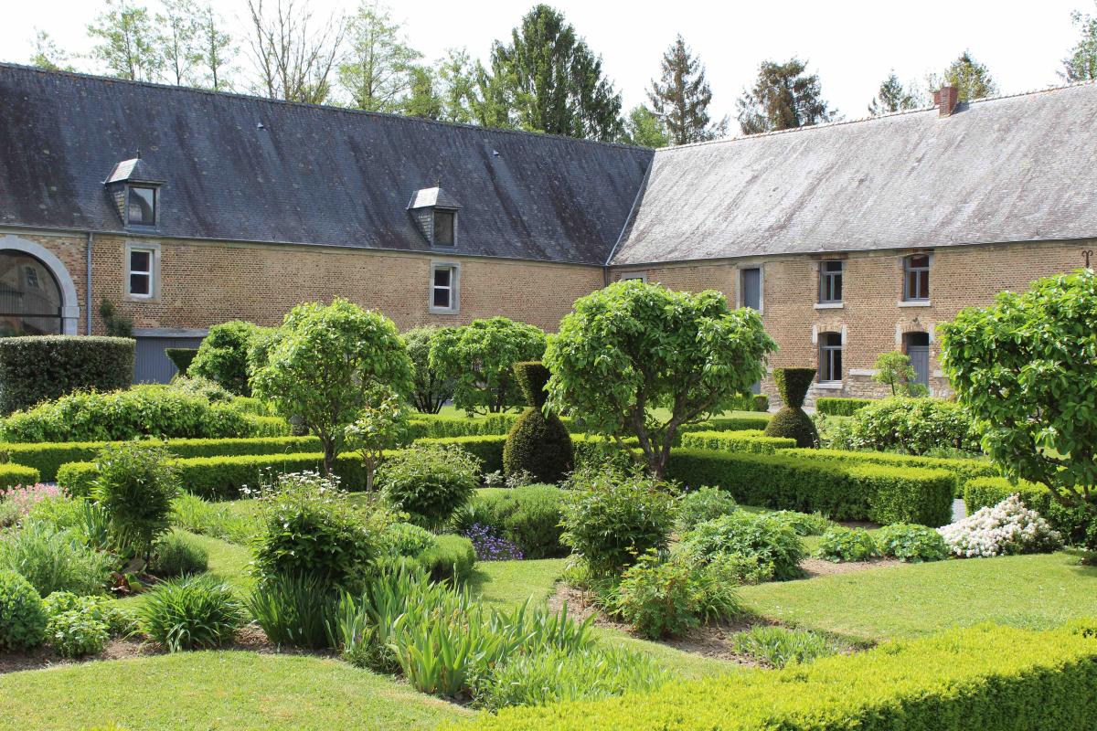 Le Château de Lavaux Saint Anne