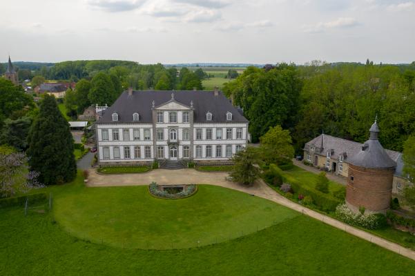 Château Attre, vue aérienne