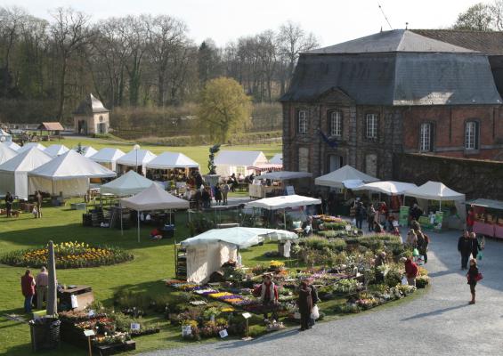 vue sur la foire aux jardins dans le parc