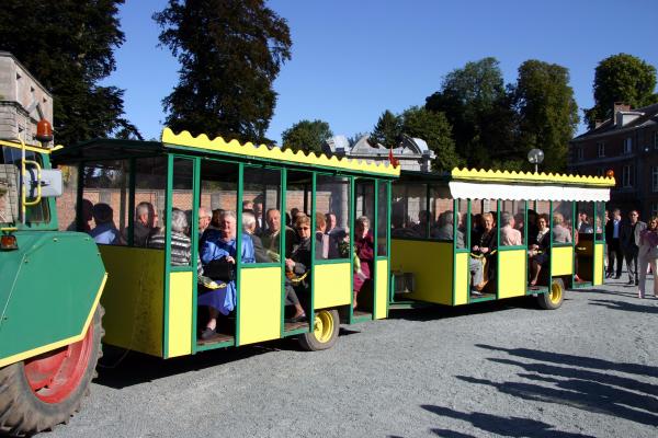 vue sur le petit train dans la parc