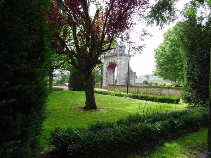 Parc Communal à Fontaine-l'Evêque 